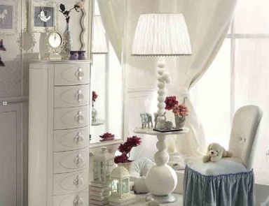 Chair Elegance, Ebanisteria Bacci (children's furniture in the style of glamour)