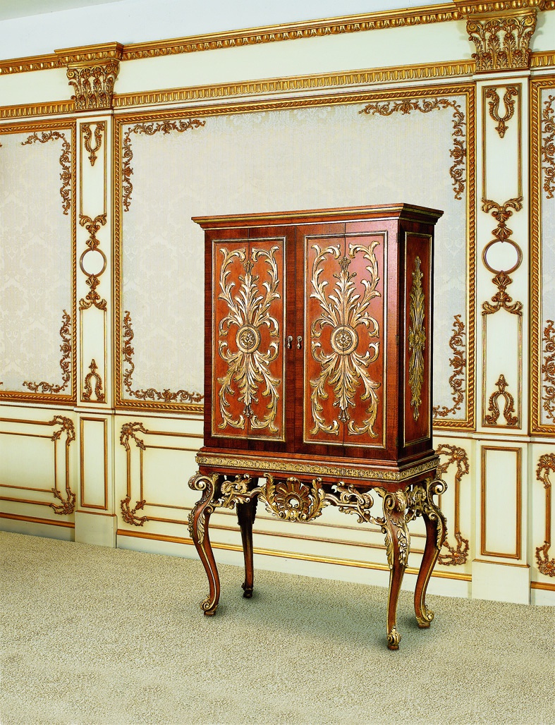 Cabinet on high legs, Carlo Asnaghi