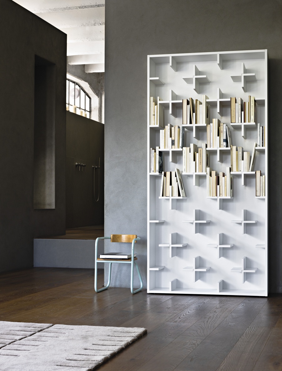 The rack is made of solid wood Target 141301(02), Arketipo 