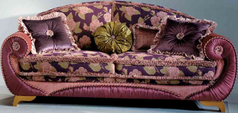 The sofa Rose, BM Style