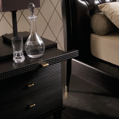 The Iris Bed Classic