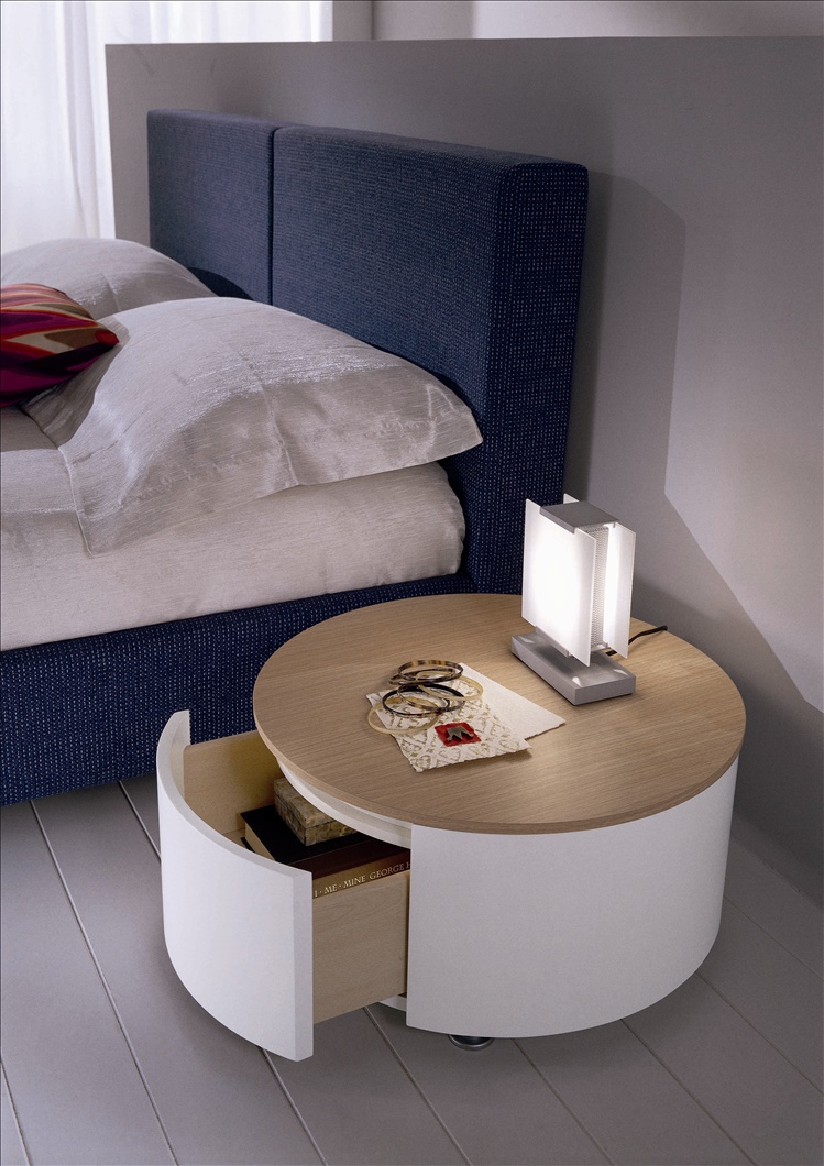 Bedside Cabinet, Mercantini