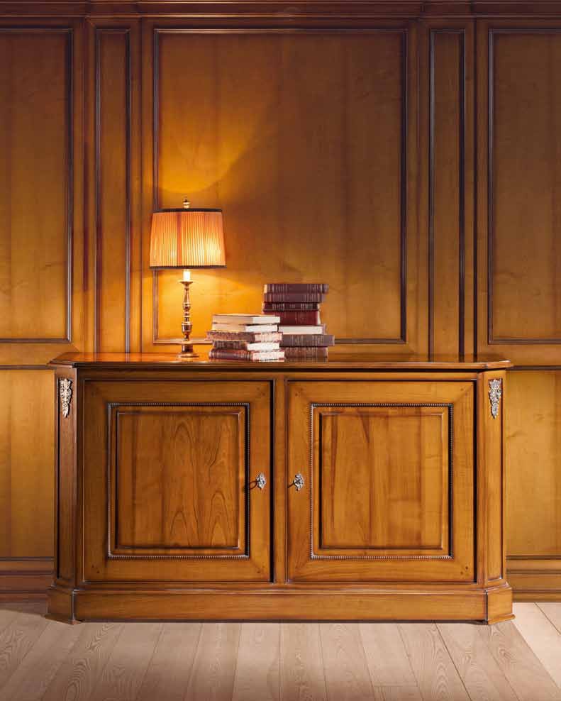 Dresser made of solid wood, Prestige