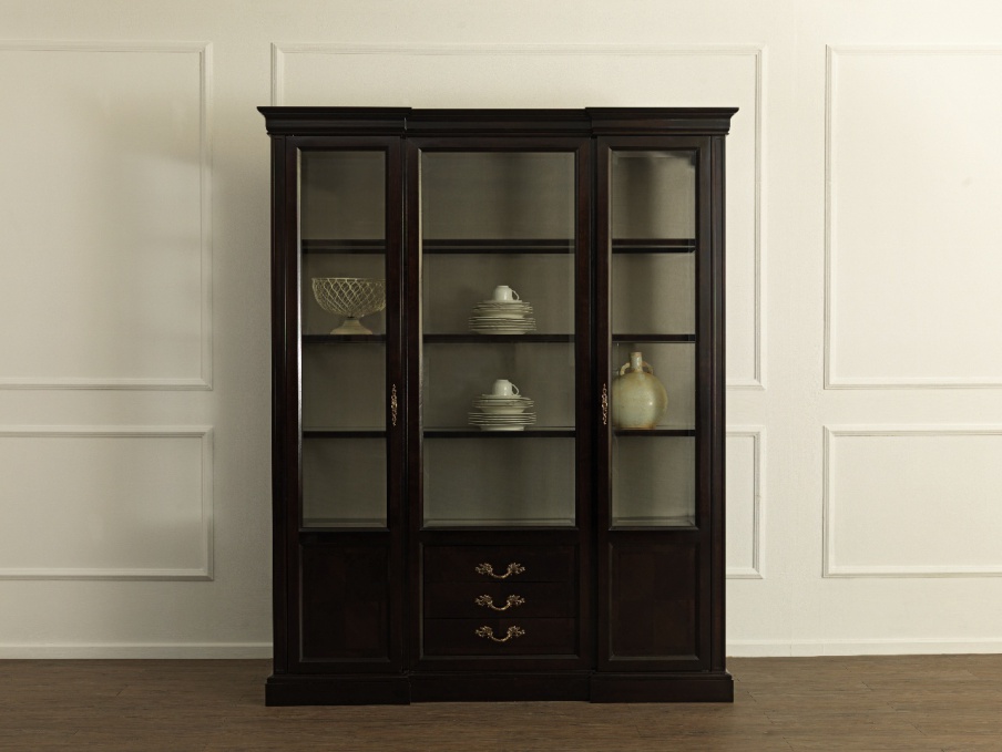 Showcase Doris NL.522 with a glazed facade, Galimberti Nino