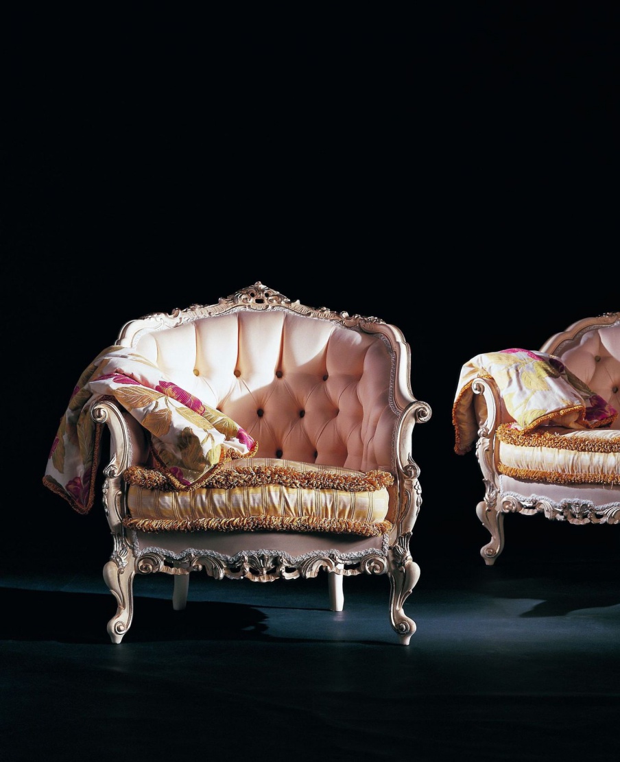 Armchair in classic style, Ramplodi