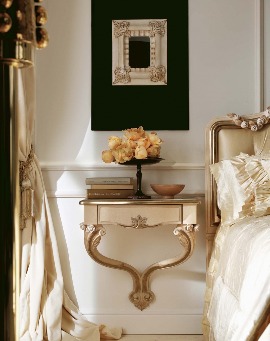 The bedside console solid wood Ambiente Notte, Savio Firmino