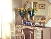 The dressing-table, Mice