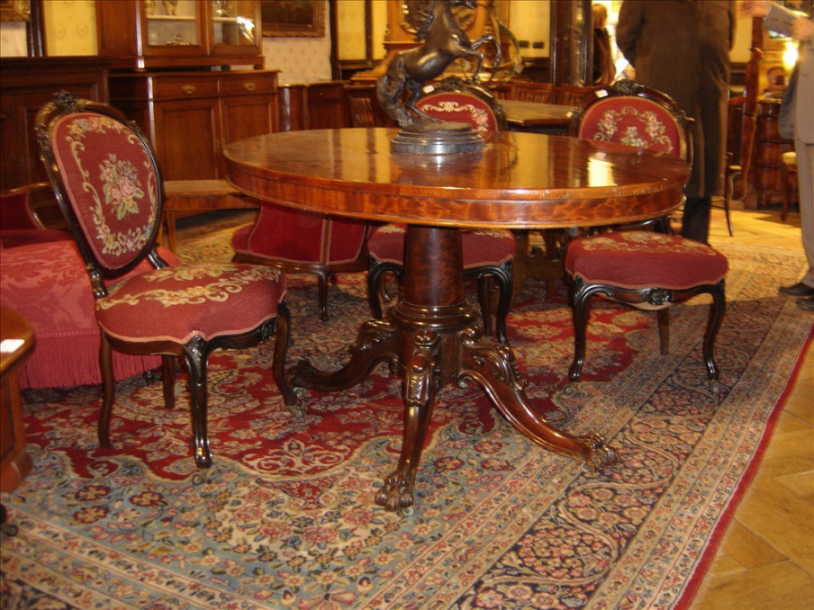 Set for the dining room, Mice