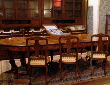 Set for the dining room, Mice