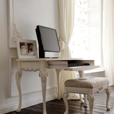 The Notte Fatata computer Desk