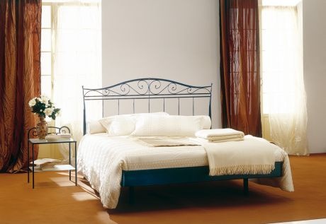 Double bed on a metal frame Bramante, Bontempi Casa