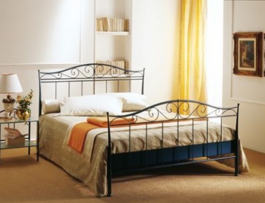 Double bed on metal frame with footboard Bramante, Bontempi Casa