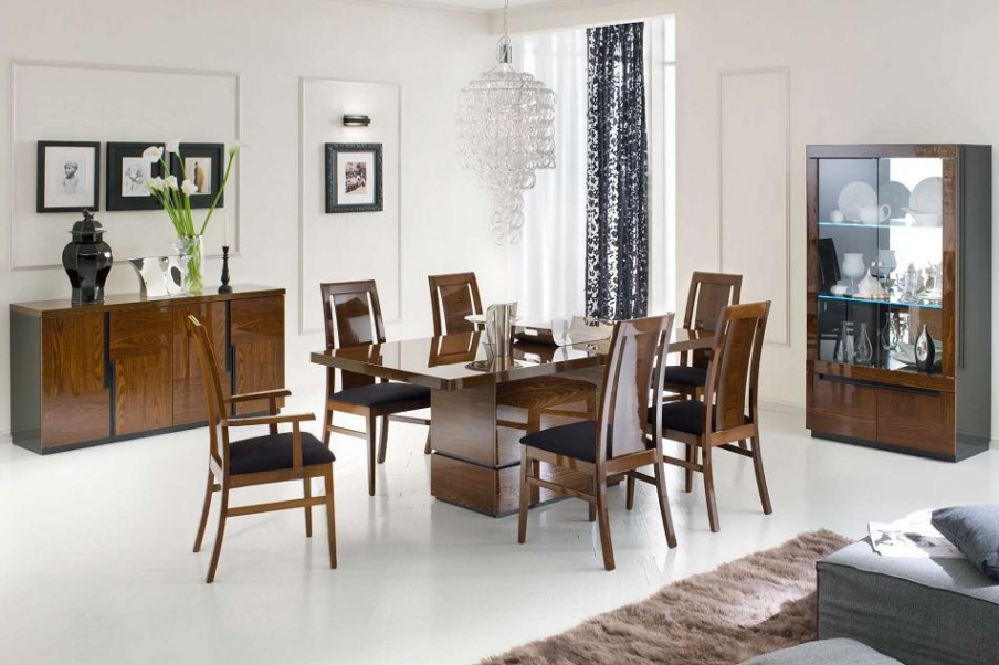 Set for the dining room, Alf