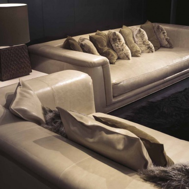 The four-seater sofa Dylan