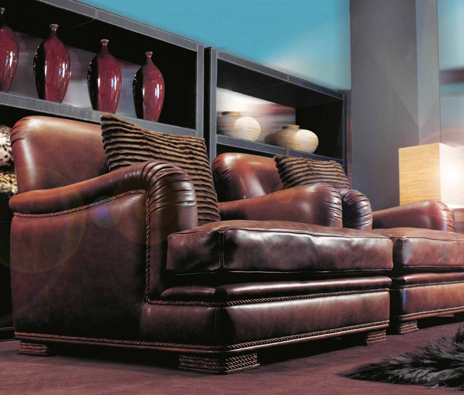 Armchair with soft armrests made of beech wood Franklin, Ulivi