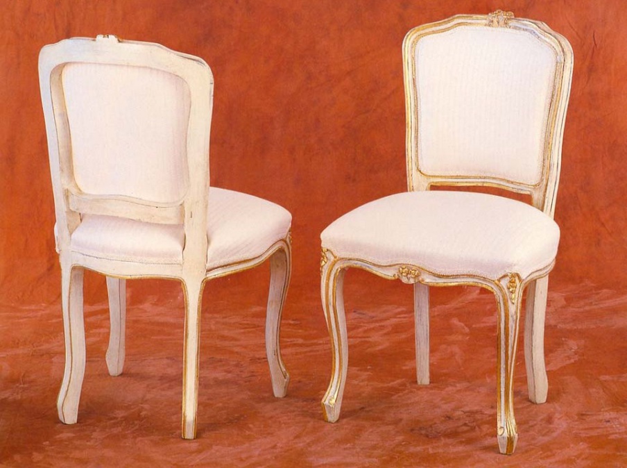 A chair with soft upholstery, Cafissi