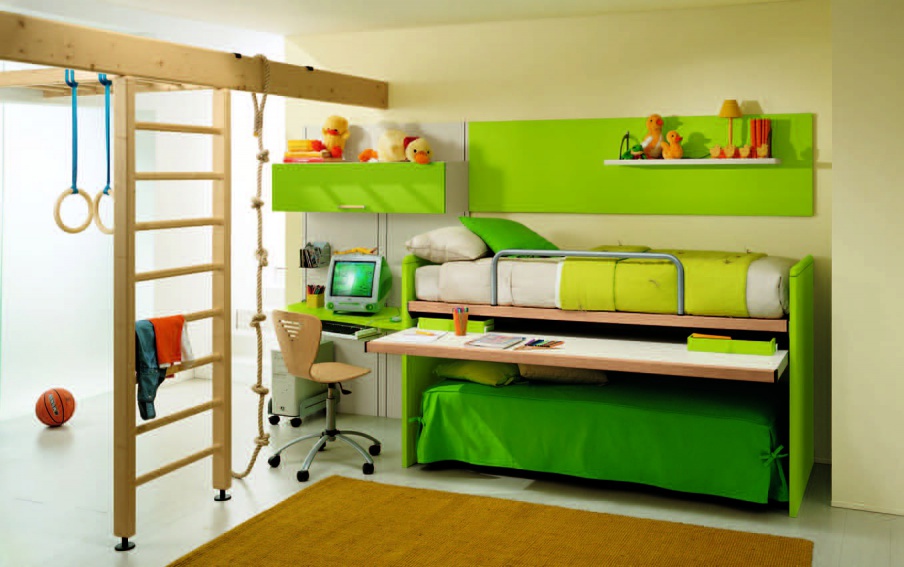 Set for children's room with pull-out surface, CIA International