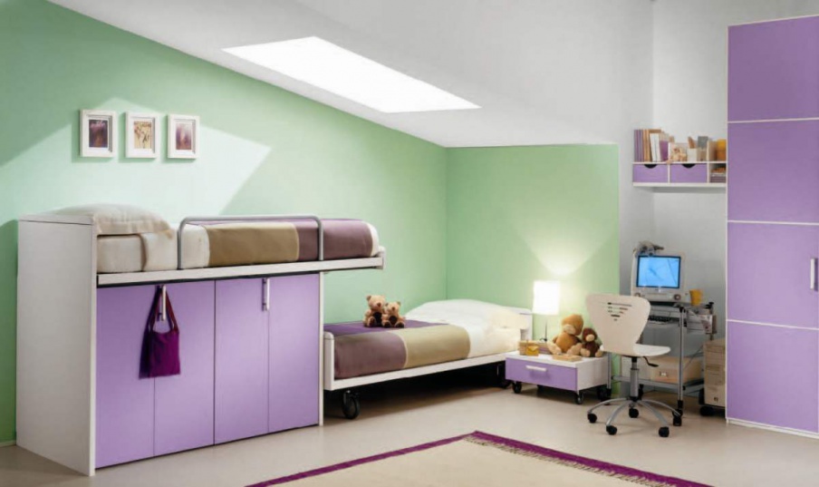 Set for a child's room, CIA International