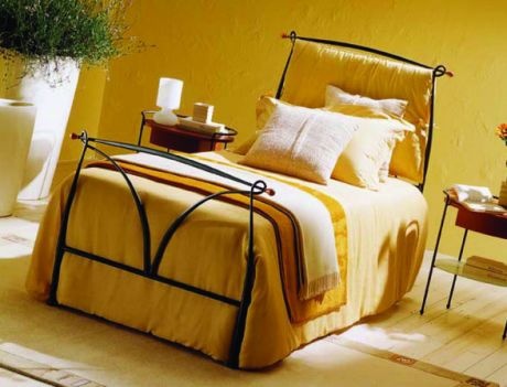 Single bed on a metal frame with footboard Manon/S, Bontempi Casa