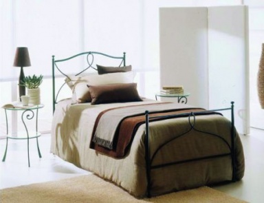 Single bed on a metal frame with footboard Milvia/S, Bontempi Casa