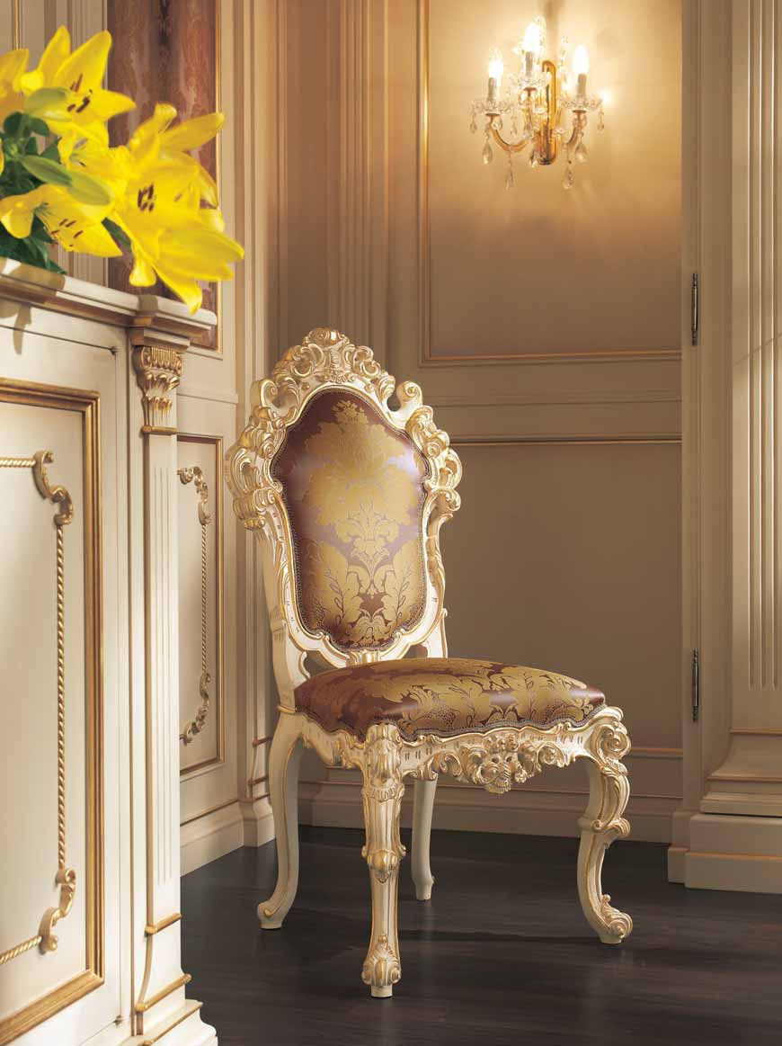 A chair without arms, Corso