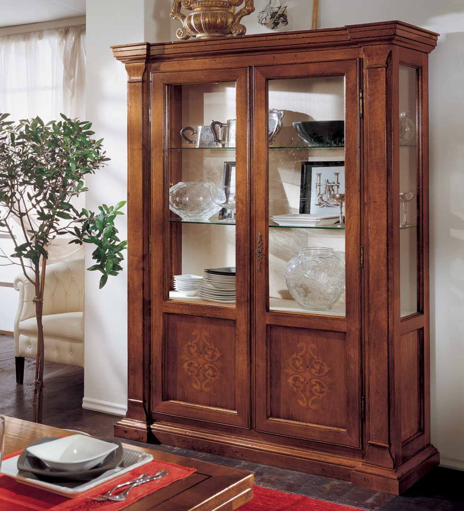 Showcase with glass facade, Corso