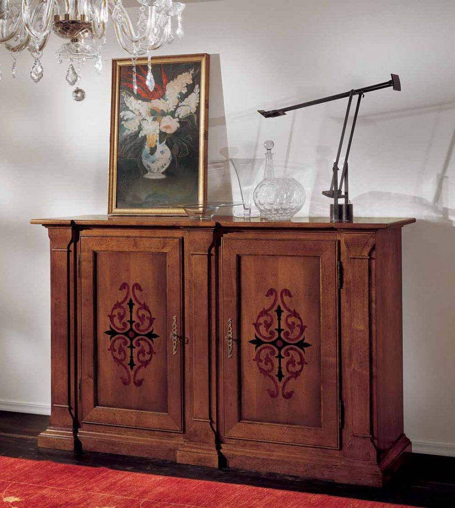 A chest of drawers with hinged doors, Corso