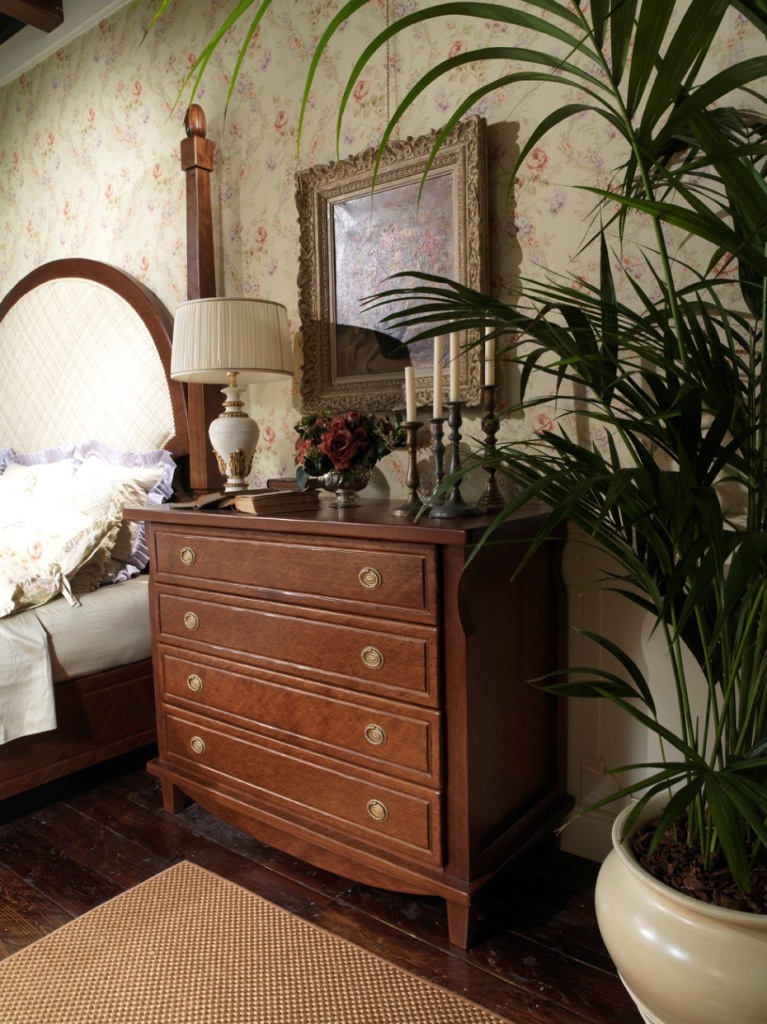 Dresser with drawers, Croce