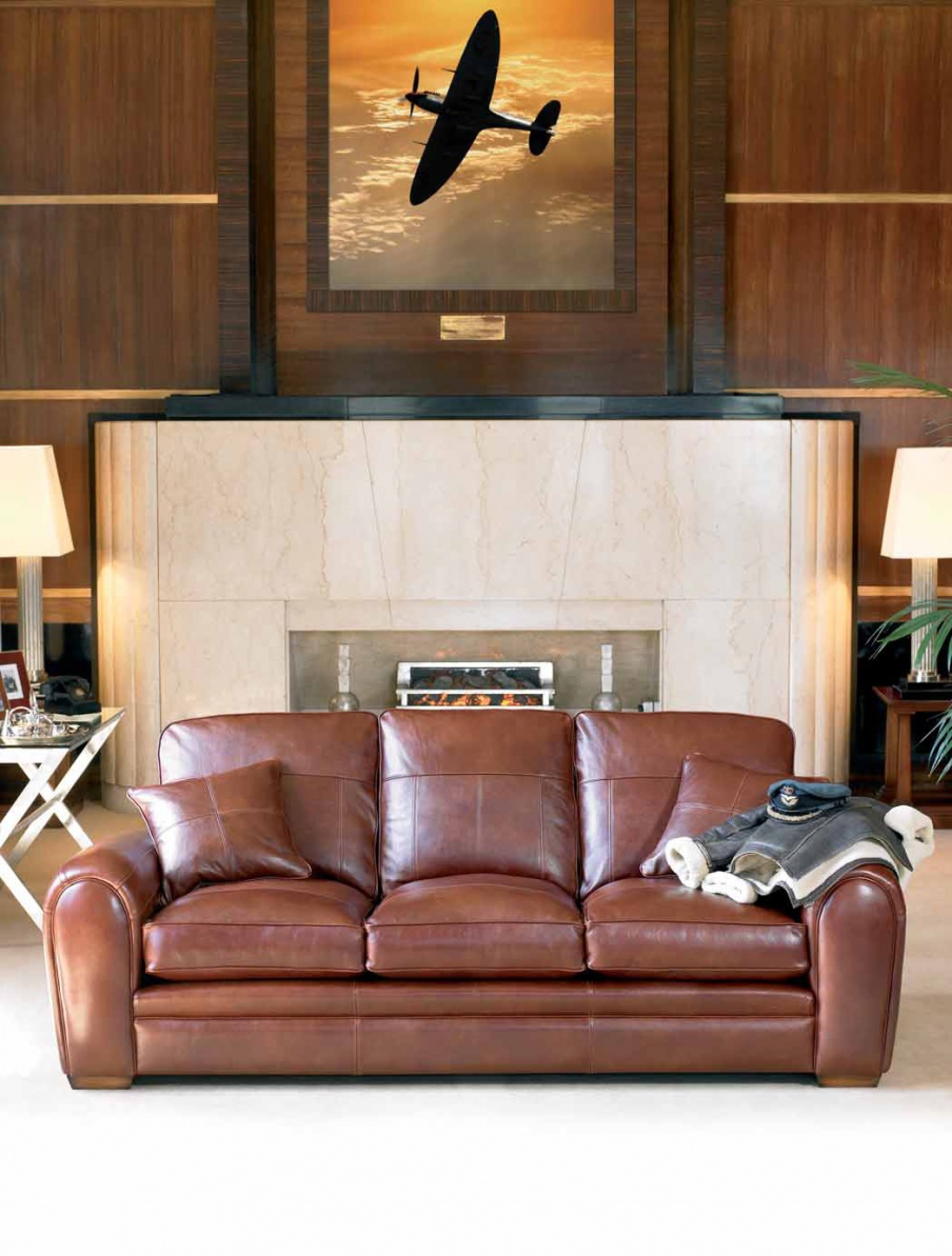 Three seater sofa in leather upholstery, Duresta