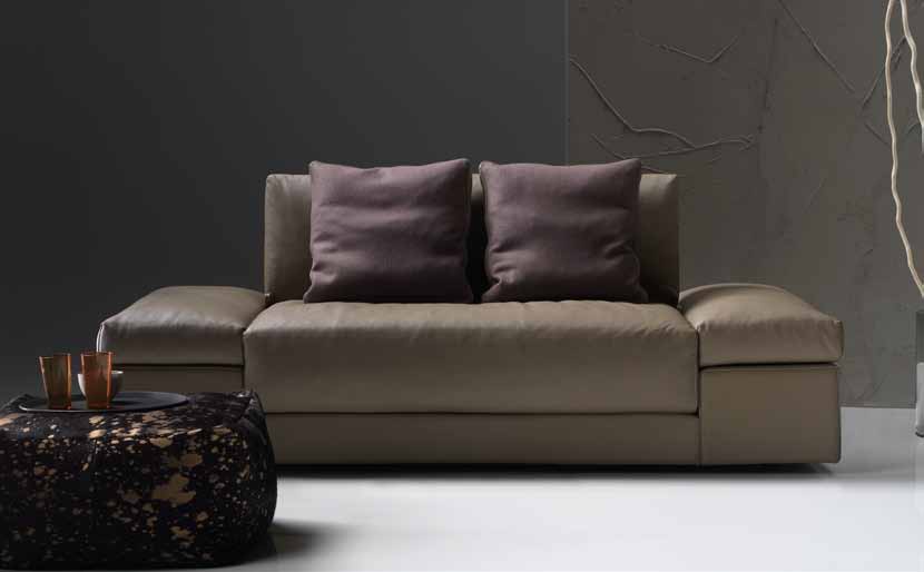Sofa in leather upholstery, Gyform