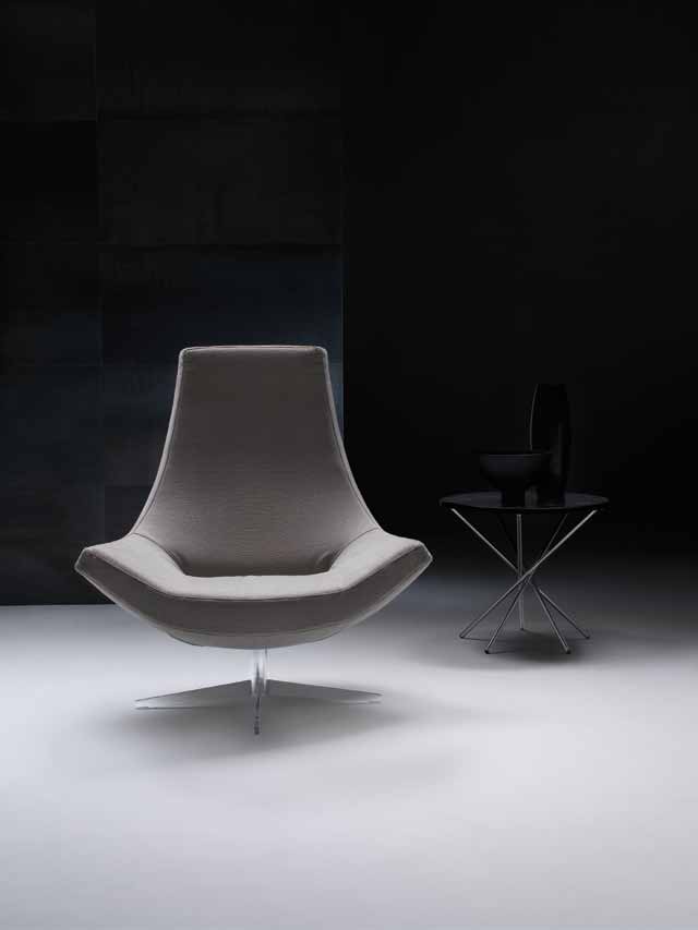 Chair on a swivel base, Gyform