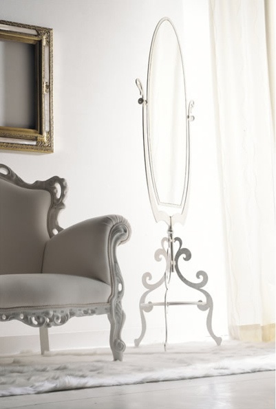 The oval floor mirror Specchiera Ester - Corte Zari