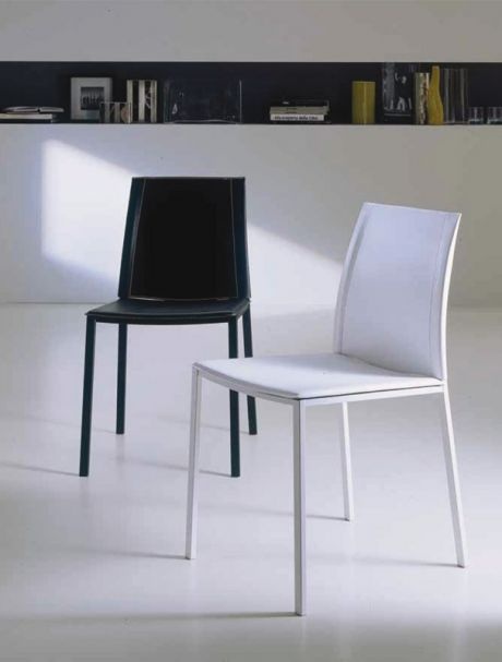The chair on a metal frame in a leather upholstery Galizia, Bontempi Casa