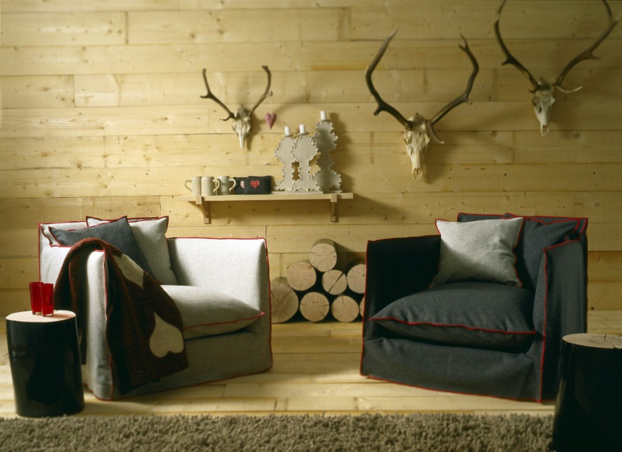 Chair with armrests, Gervasoni