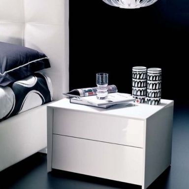 The Isacco bedside table