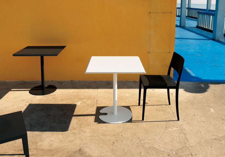 Chair with high back, Accademia