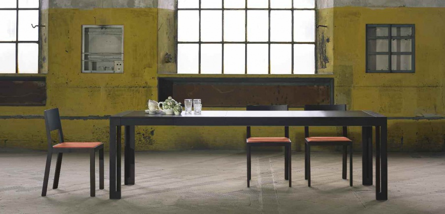 Dining room (dining set), its linfa