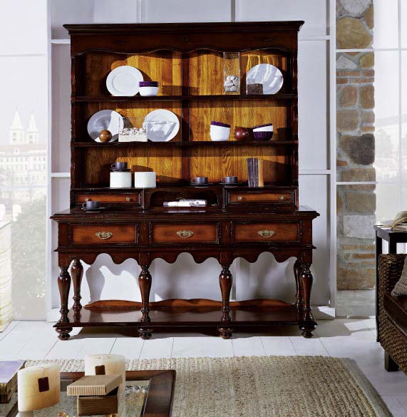A snack bar with open and closed shelves, Decora