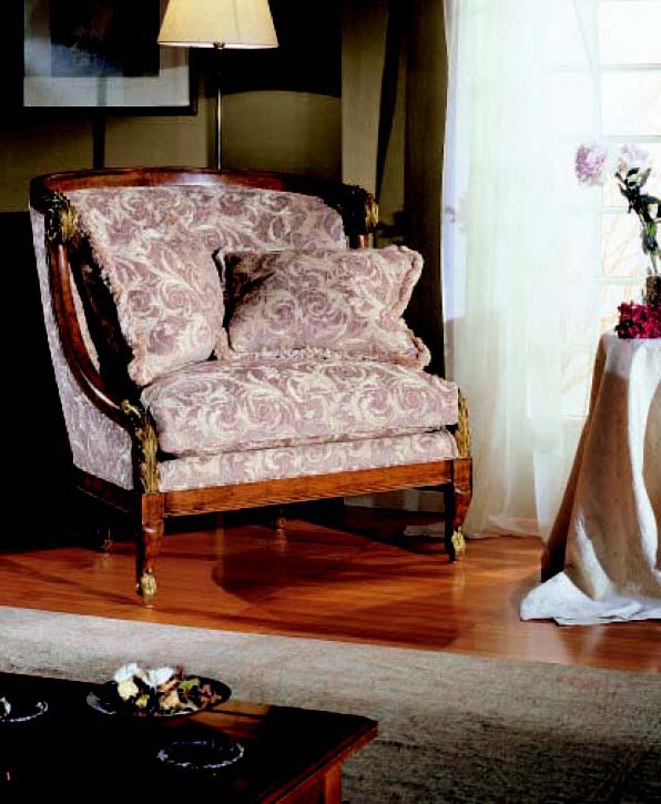 A chair with a semicircular back, Decora