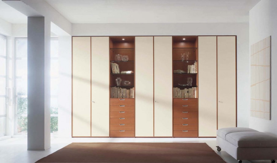 The armadi wardrobe laccati, Line Gianser