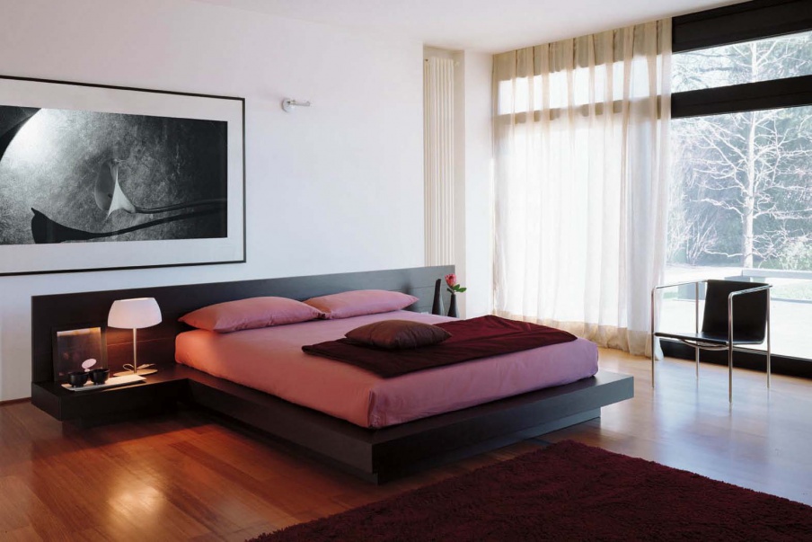 Bed Doge, Line Gianser