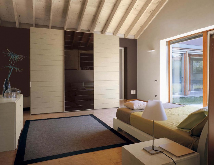 The armadi wardrobe vetri, Line Gianser