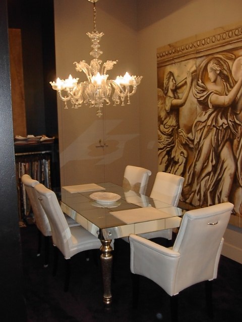Sedie perfectly set for the dining room of 26 M&R