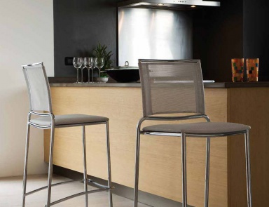 Chair on a metal frame, Midj