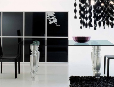 Dining table on carved legs London, Moda