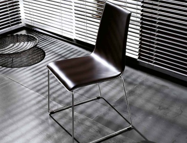 Chair on a metal frame, Midj