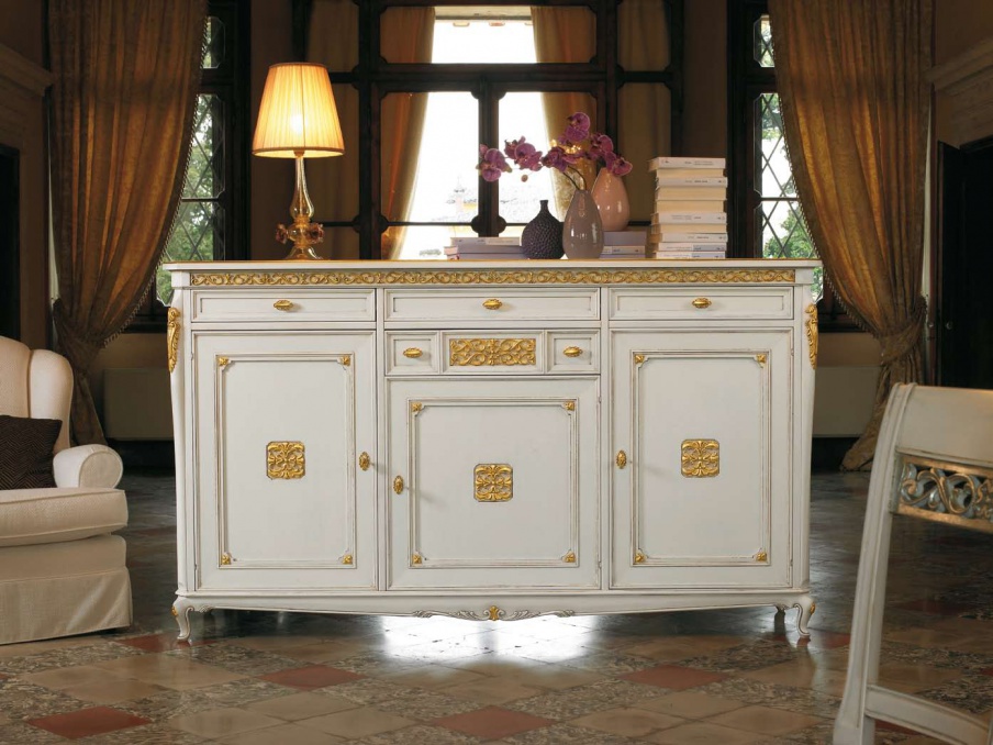 A chest of drawers with hinged doors, Modenese Gastone