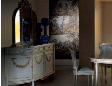 Wood chest with carved garlands, OAK