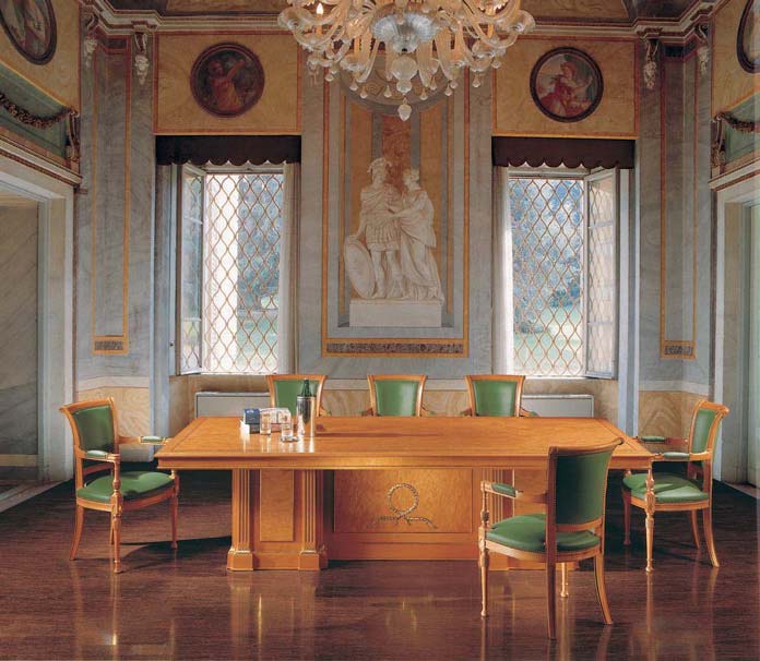 For dining room set in leather upholstery, OAK