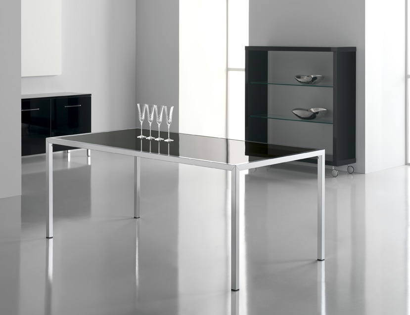 Dining table, Oliver B